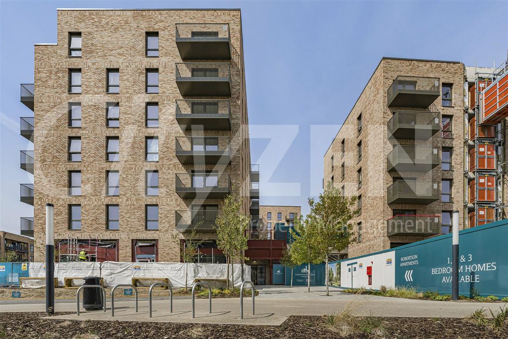 Property photo 3 of 24 Robertson Apartments