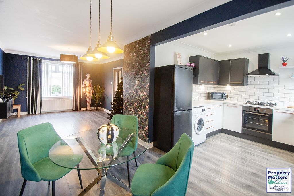 Property photo 3 of 15 Dining