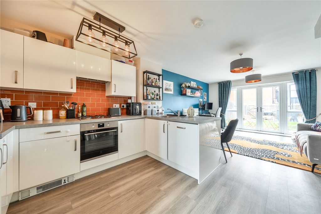 Property photo 3 of 23 Picture No. 22