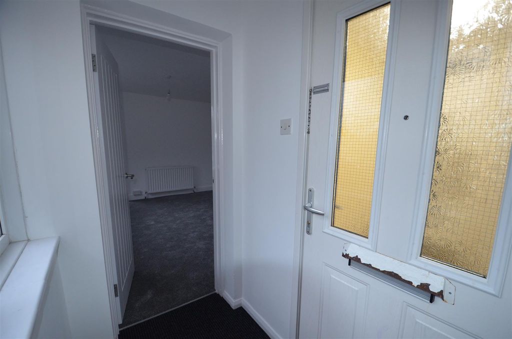 Property photo 3 of 41 920A2Cda-6446-4138-99D4-0923087C13Fa.Jpeg