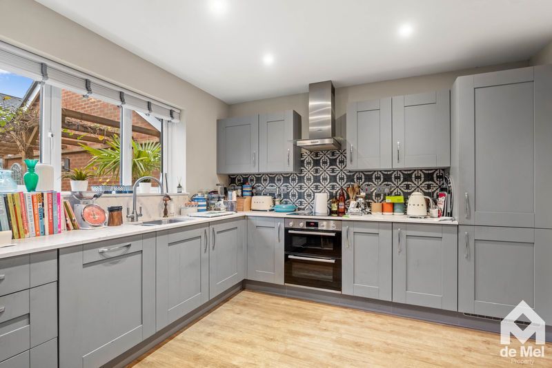 Property photo 2 of 15 Photo 4