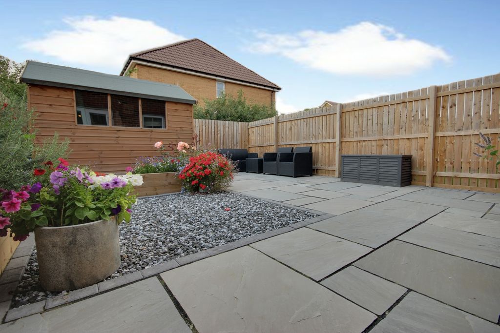 Property photo 2 of 16 1 Garden A