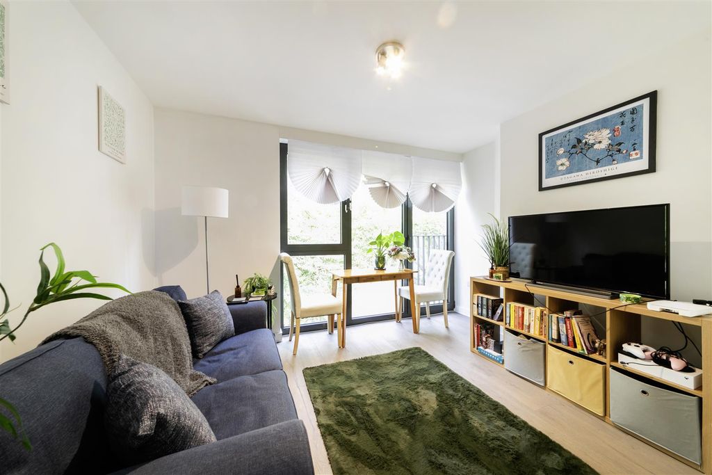 Property photo 1 of 10 F6 Parkview -1.Jpg