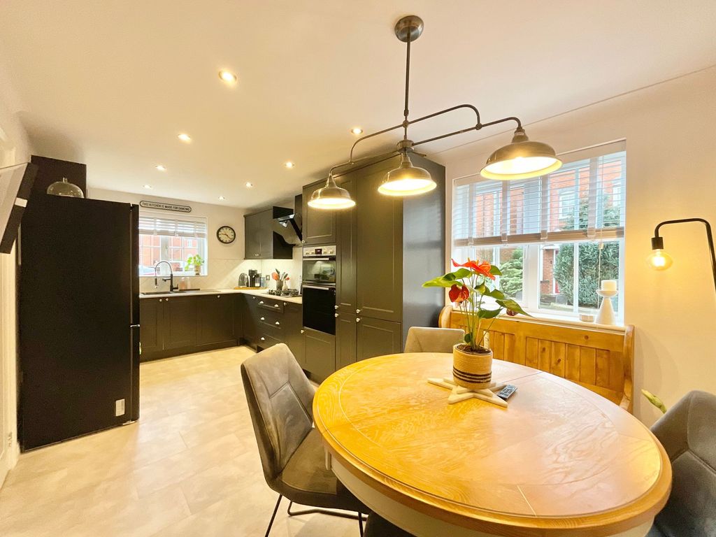 Property photo 2 of 24