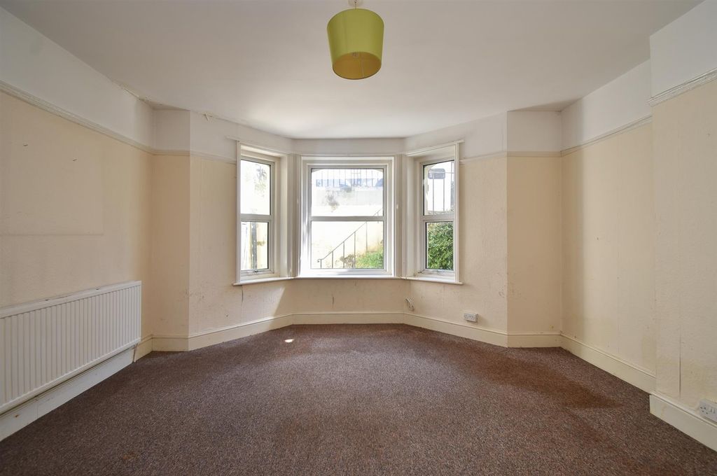 Property photo 3 of 13 Living Room
