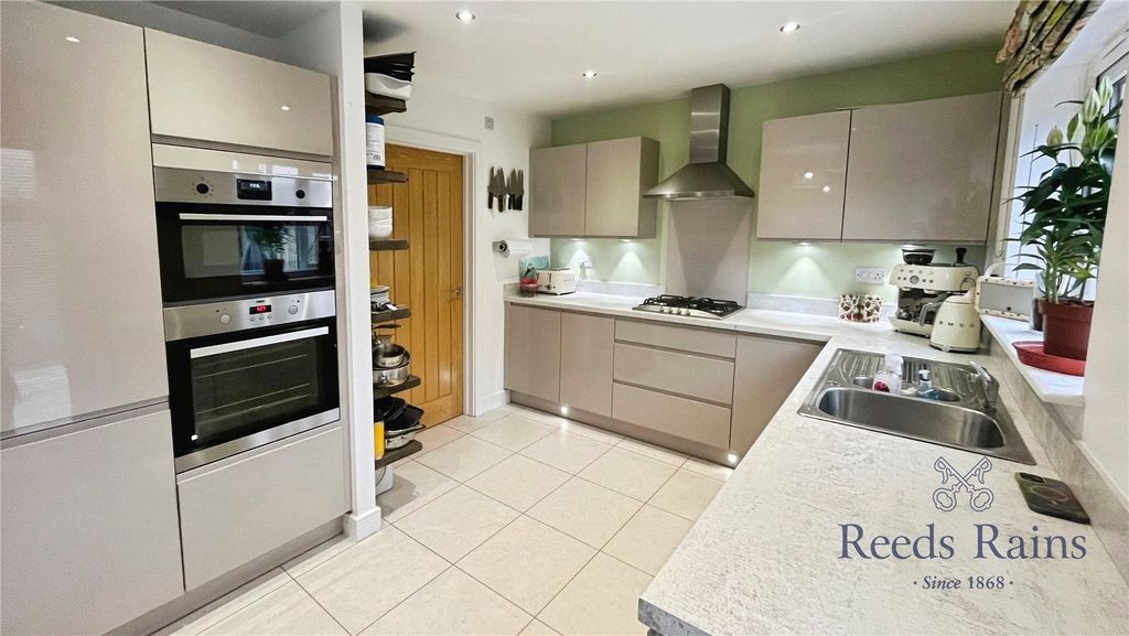 Property photo 2 of 15 Picture No. 09