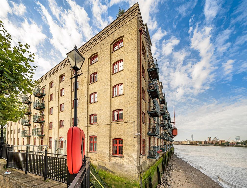Property photo 1 of 24 Globe Wharf Ext.Jpg