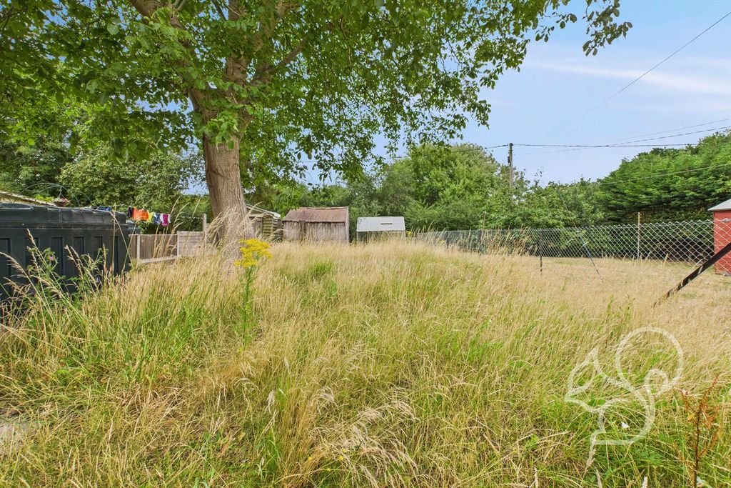 Property photo 3 of 11 Garden