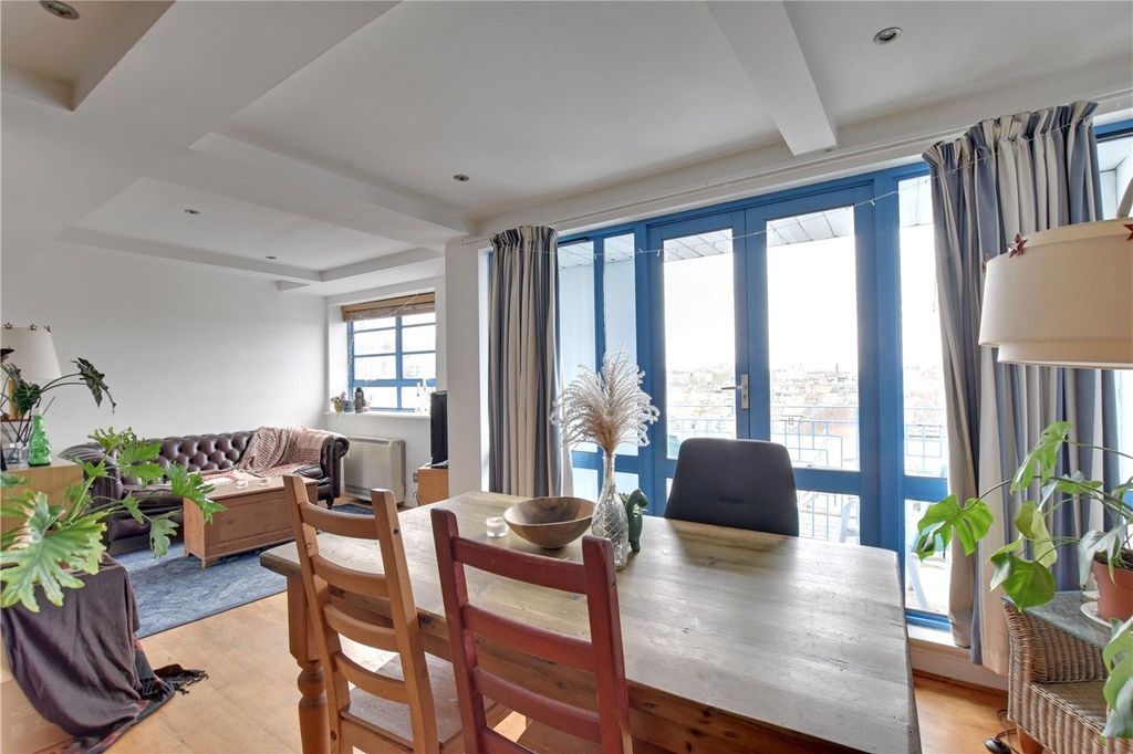 Property photo 3 of 19 Picture No. 29