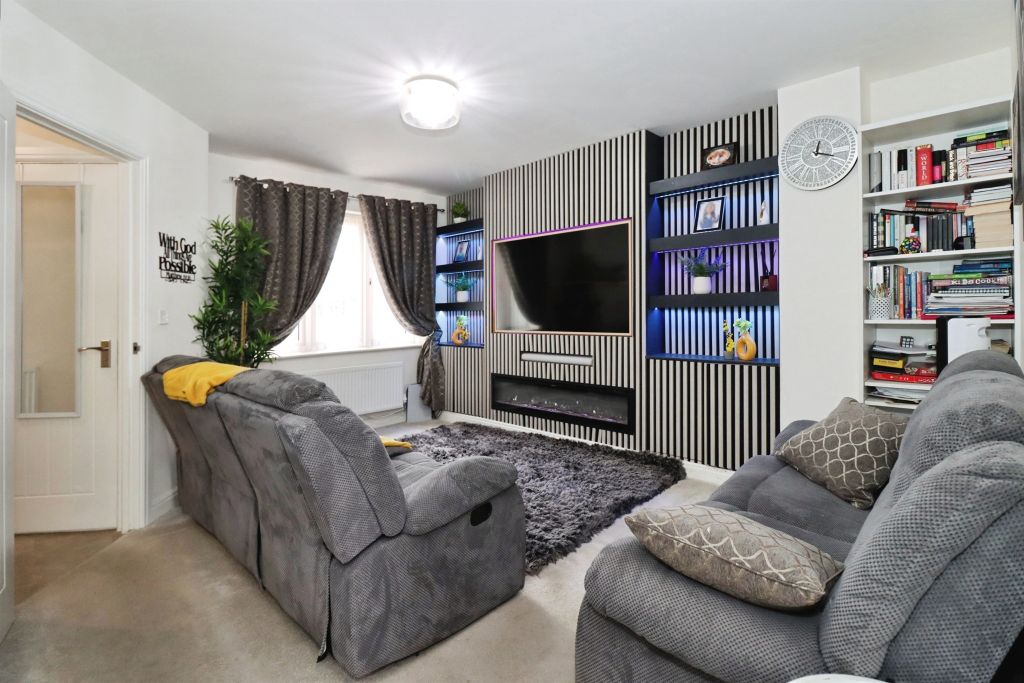 Property photo 3 of 18