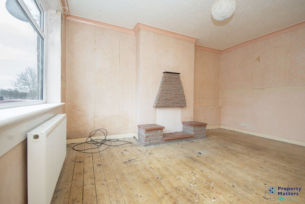 Property photo 2 of 9 Lounge