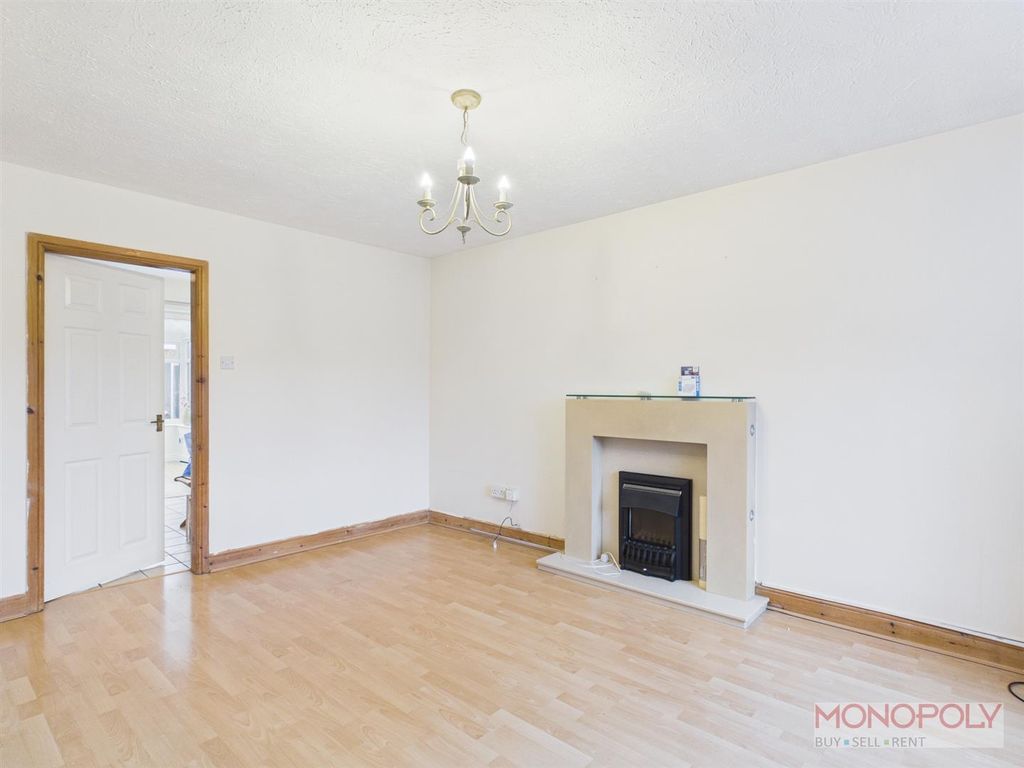 Property photo 3 of 13 Cam01943G0-Pr0606-Still008.Jpg