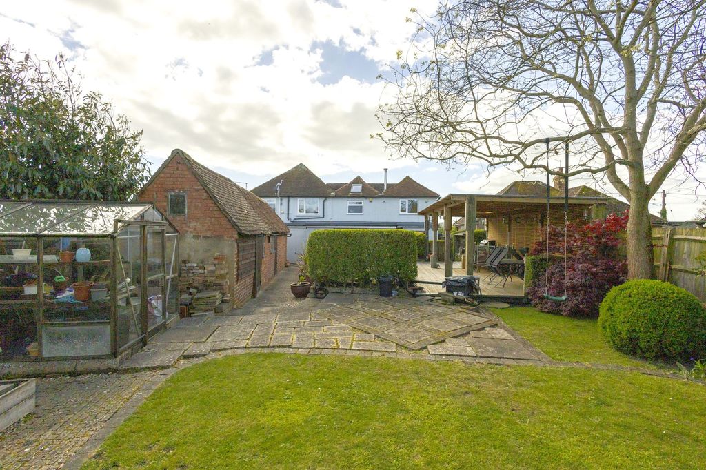 Property photo 2 of 23