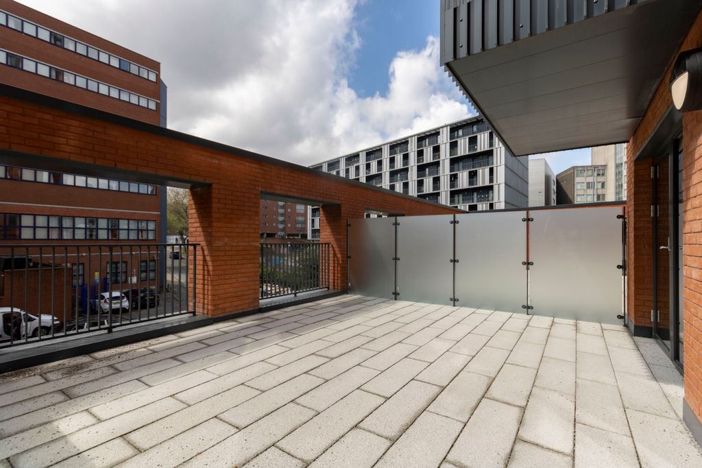 Property photo 1 of 25