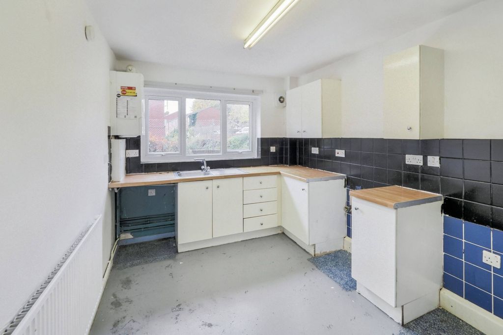 Property photo 3 of 13 65 North Sherwood Street, Nottingham, Ng1 4Ez