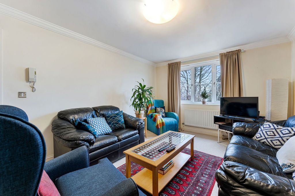 Property photo 2 of 9