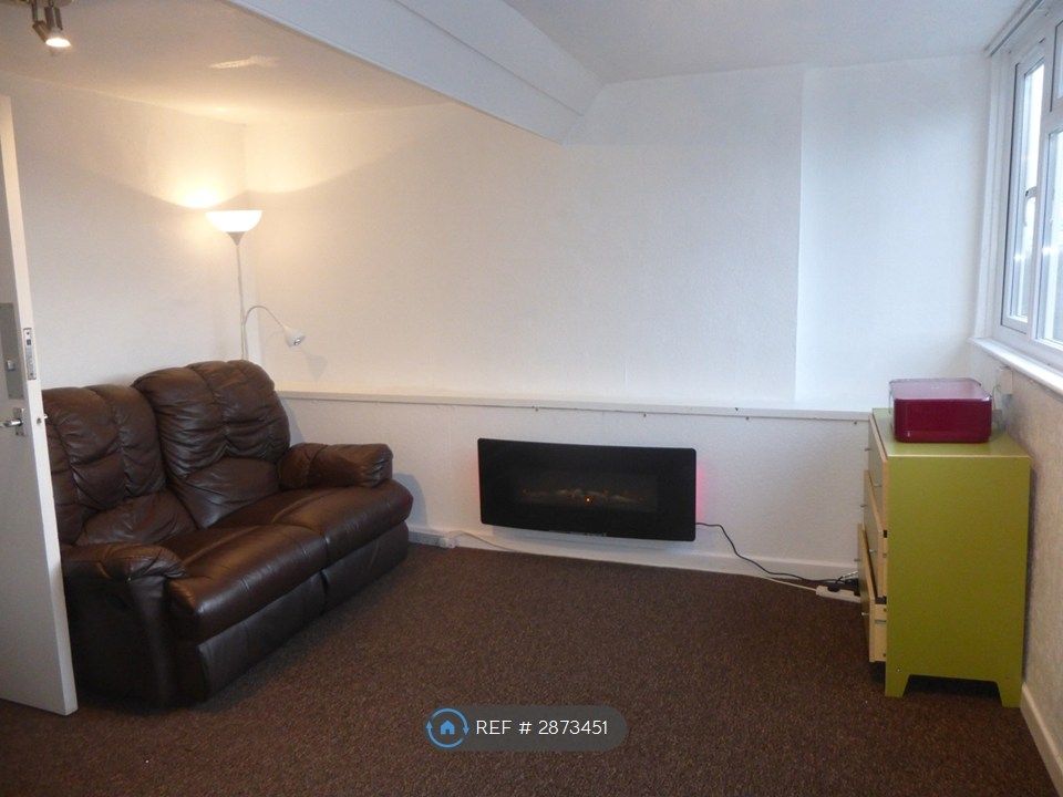 Property photo 3 of 8 Living Area