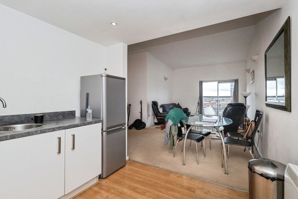 Property photo 3 of 19 Photo