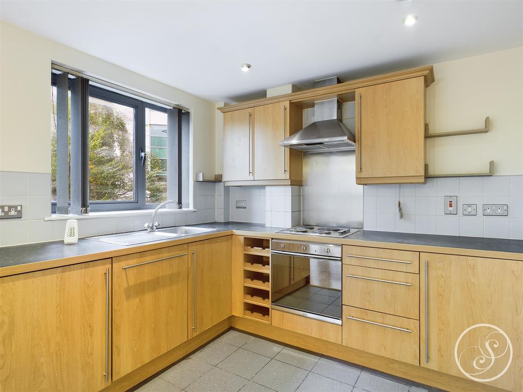 Property photo 2 of 7 Cam00408P1-Pr0281-Still02.Jpg