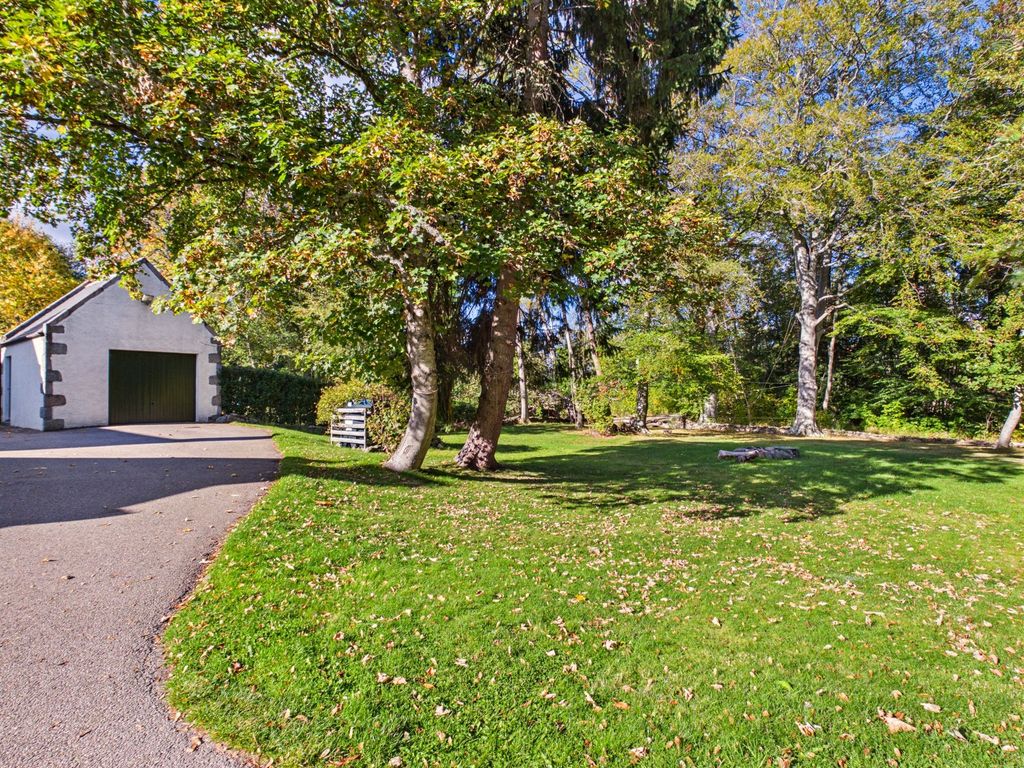 Property photo 2 of 35