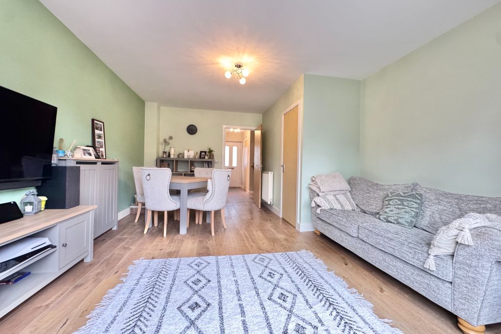 Property photo 2 of 16 Living/Dining Room