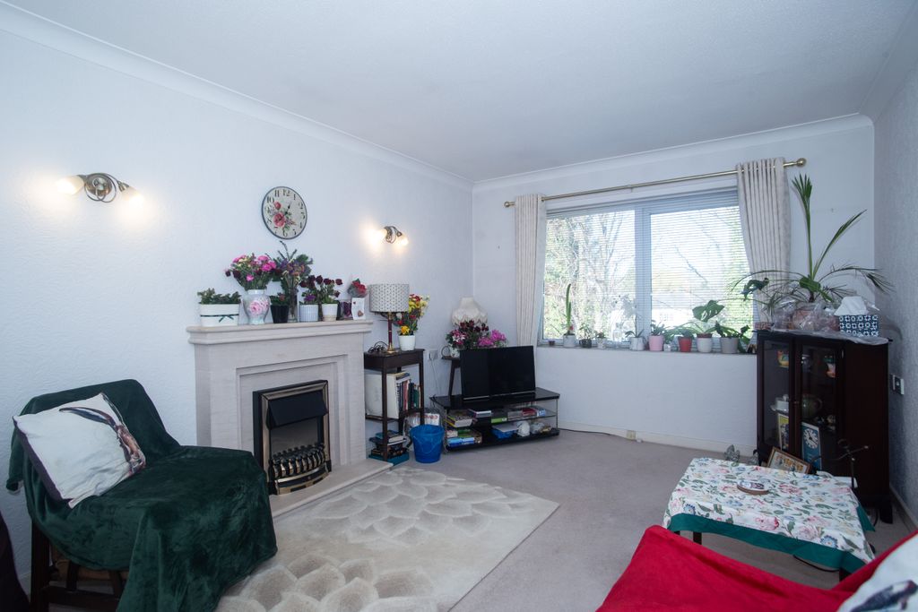 Property photo 2 of 18