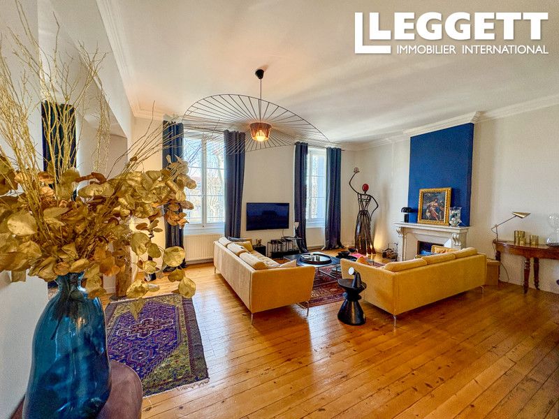 Property photo 2 of 10