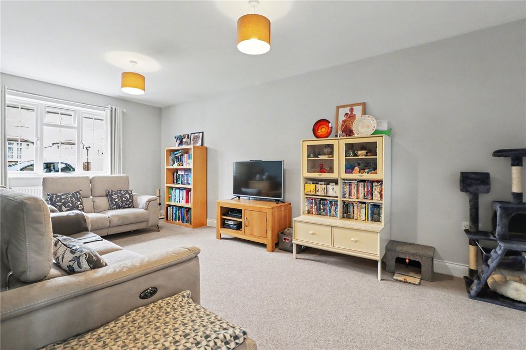 Property photo 3 of 17 Living Room