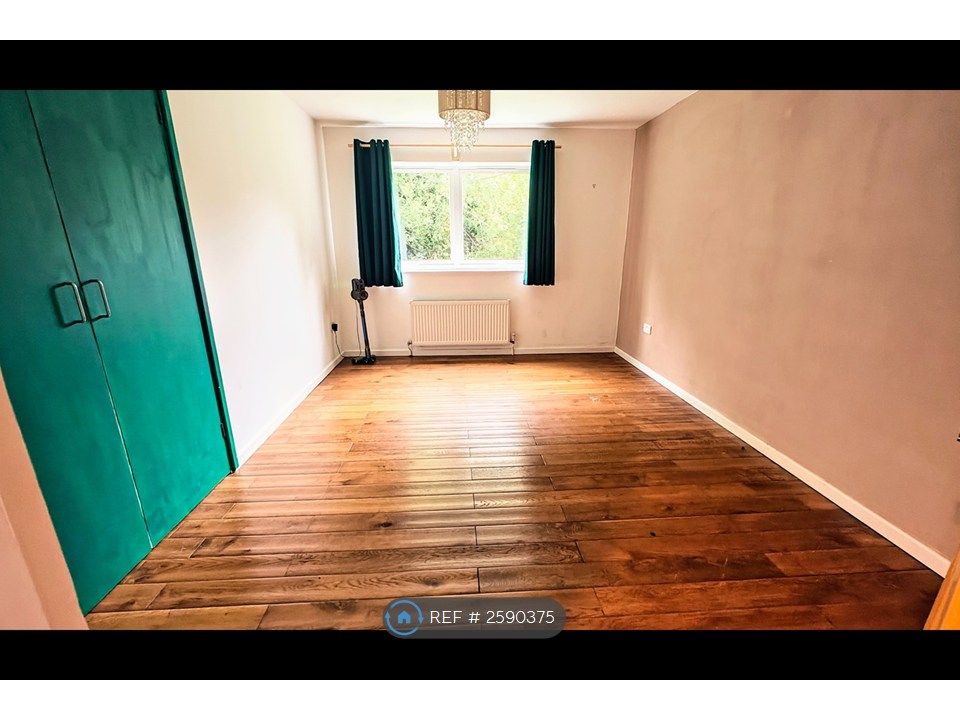 Property photo 3 of 11 Bedroom