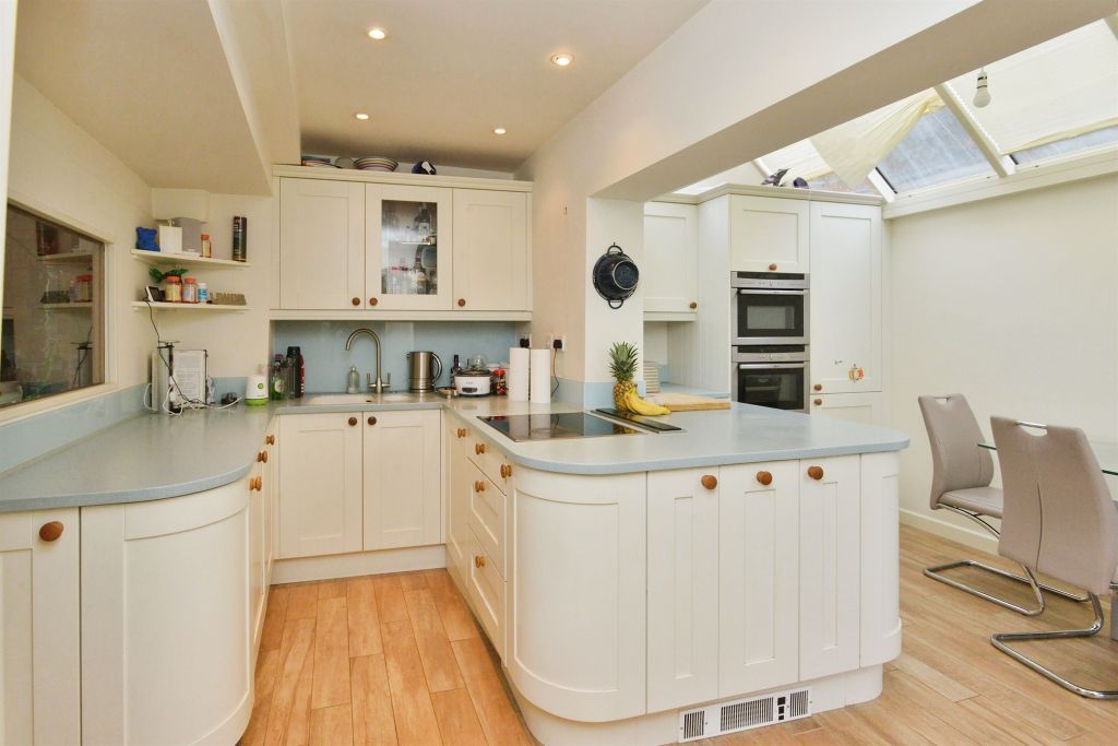 Property photo 2 of 16