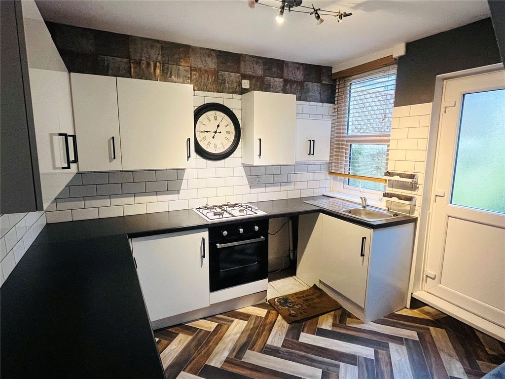 Property photo 2 of 15 Kitchen