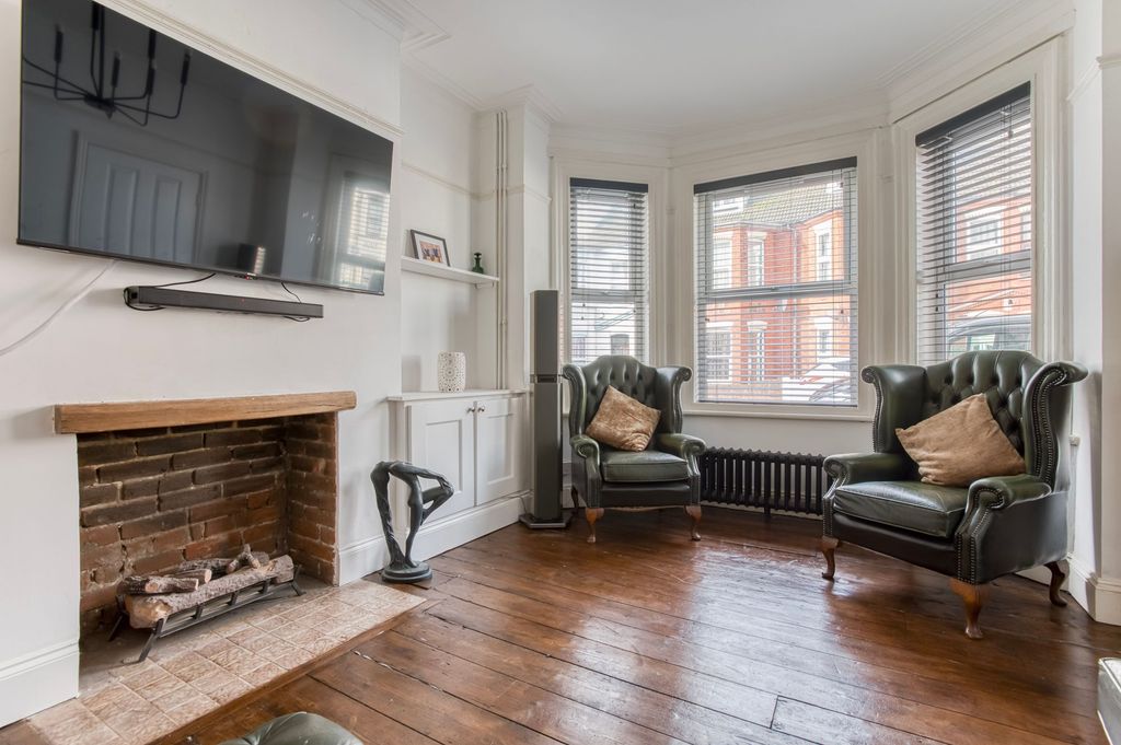 Property photo 3 of 22