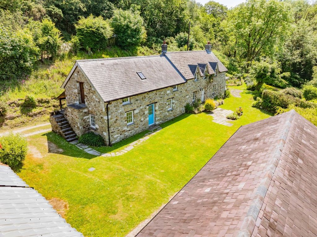 Property photo 2 of 76