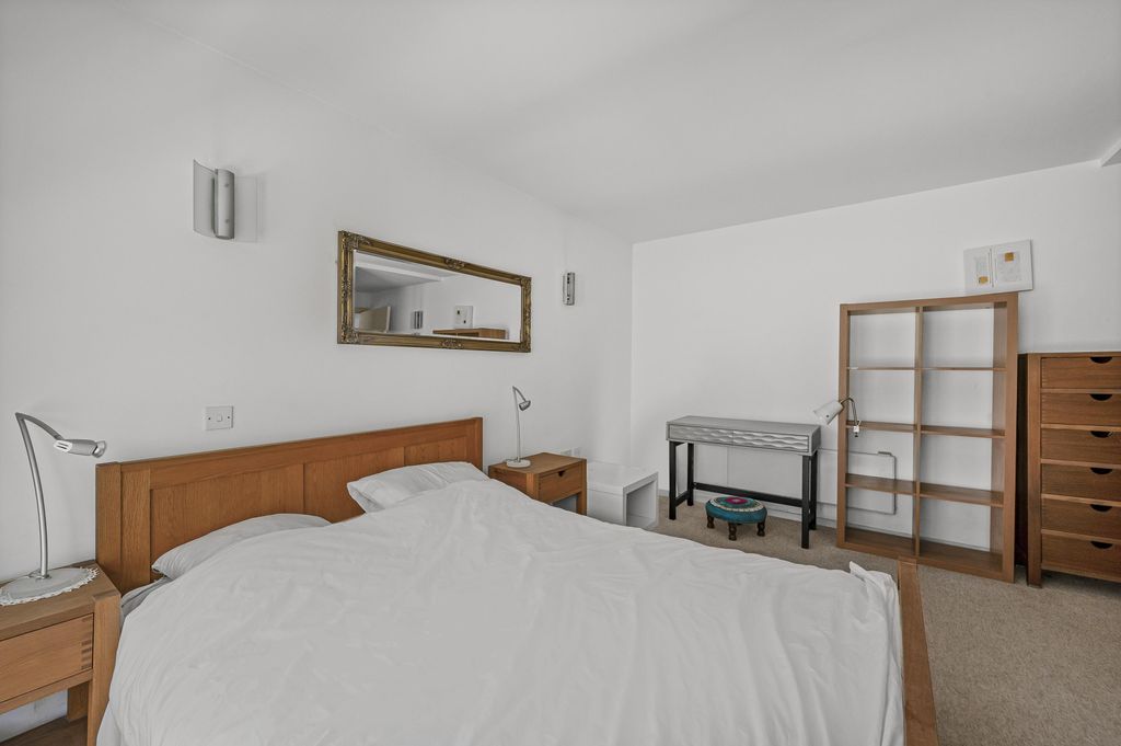 Property photo 3 of 16 Bedroom 2.Jpg