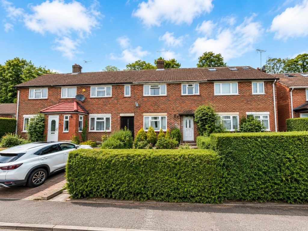Property photo 1 of 9 Front Photo - Worcester Crescent 2026.Jpg