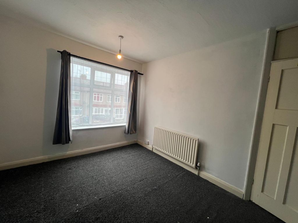 Property photo 1 of 4