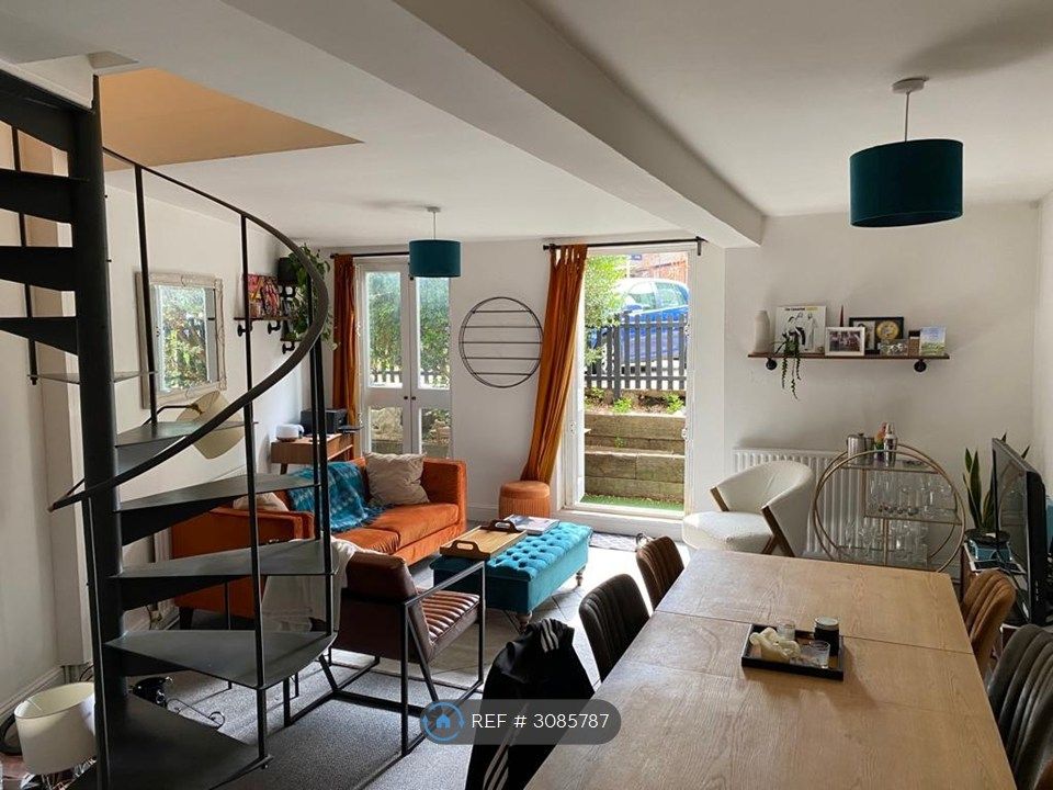Property photo 2 of 4
