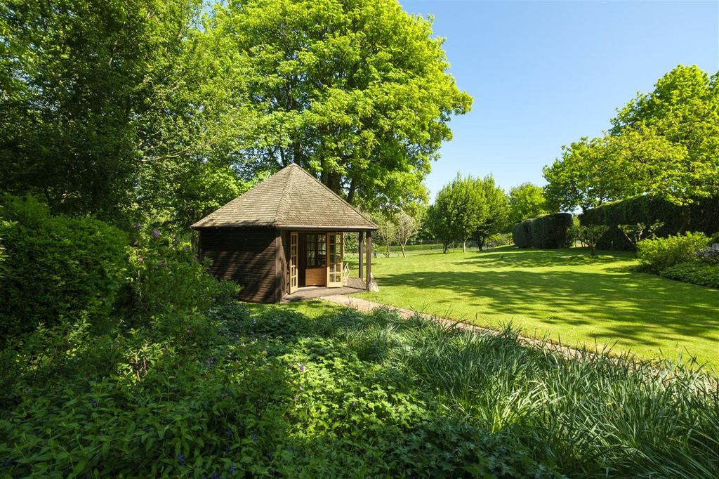 Property photo 3 of 33