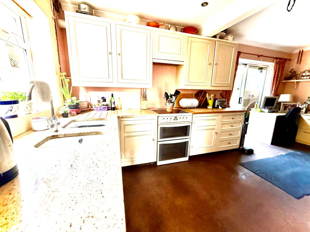 Additional image 6 of 3 bed semi-detached house for salePelham Close, Pevensey BN24