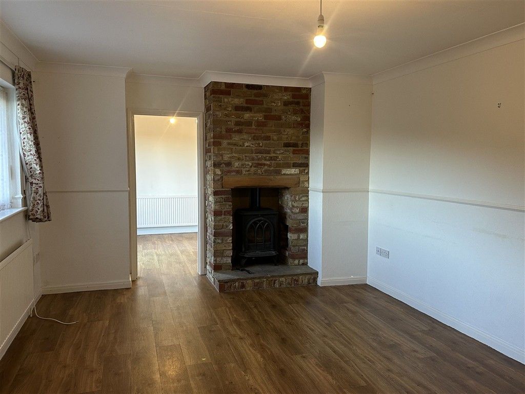 Property photo 3 of 9 Lounge