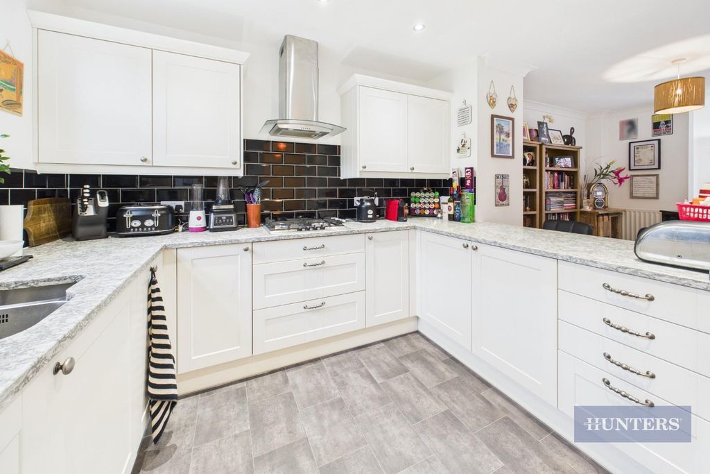 Property photo 3 of 26 Cam05152G0-Pr0356-Still006.Jpg