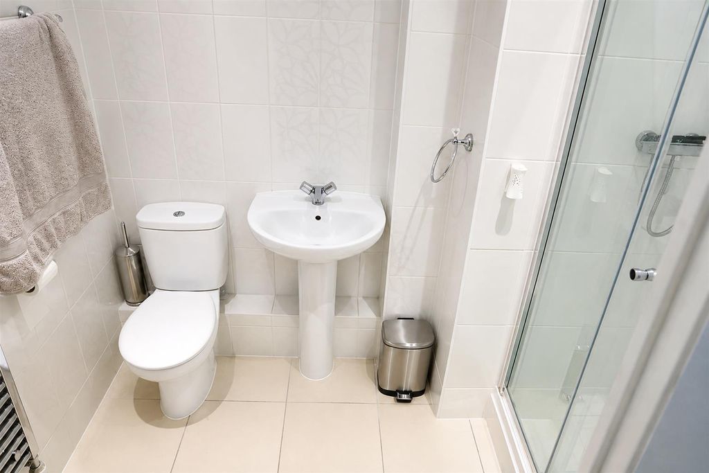 Property photo 3 of 7 3Daf3810-9418-4761-Abd4-516F69E8E10d.Png