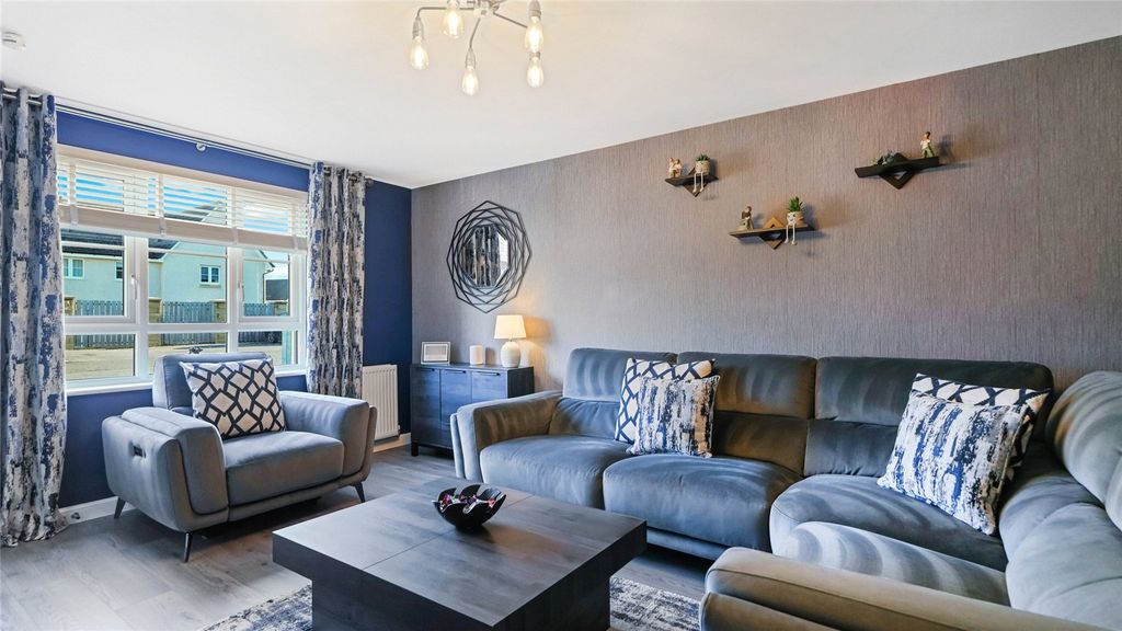 Property photo 3 of 26 Picture No. 18