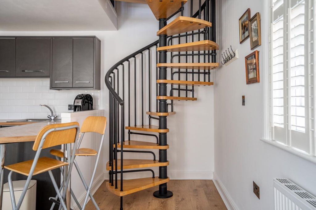 Property photo 2 of 11 Pc-7.Jpg