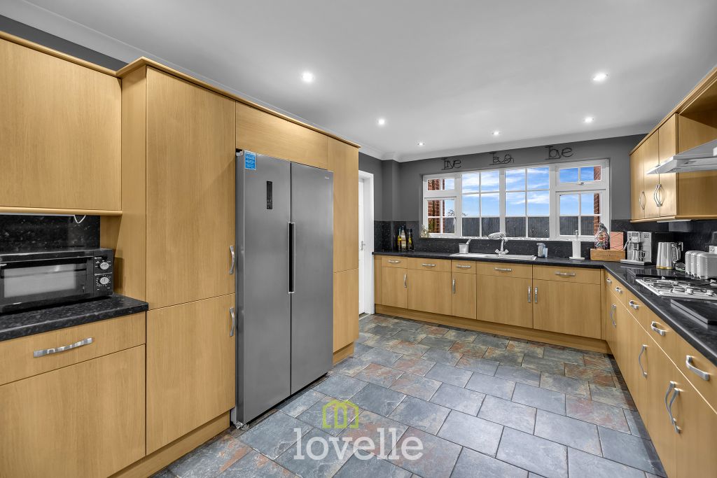 Property photo 3 of 38