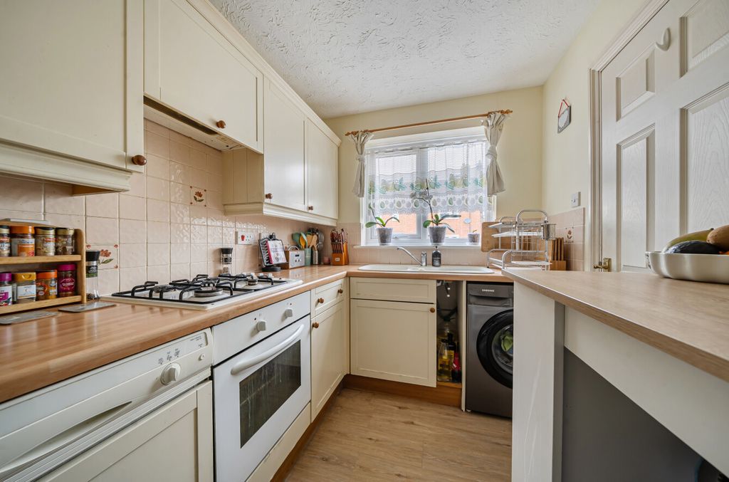Property photo 2 of 15 1420792-11-69A6B5...
