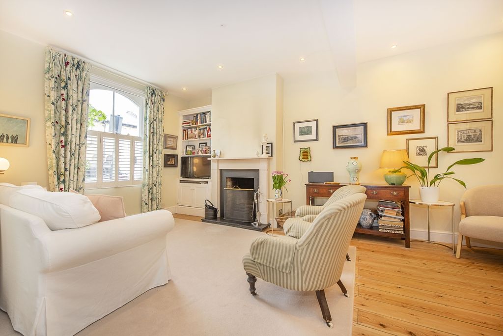 Property photo 2 of 25 35-Longfield-Stre...