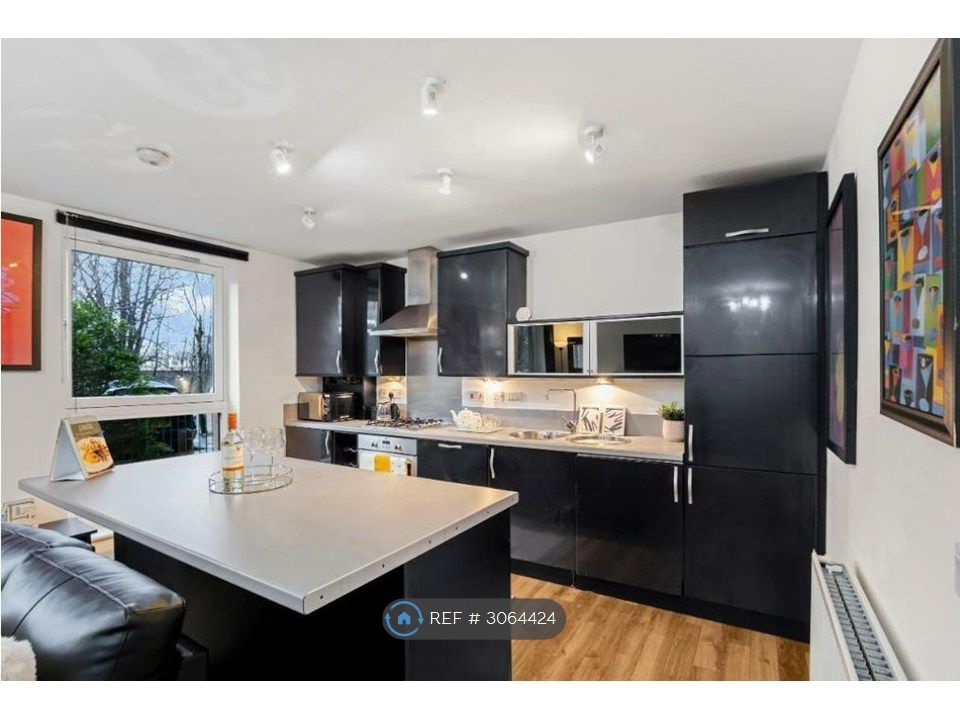 Property photo 2 of 18 Kitchen