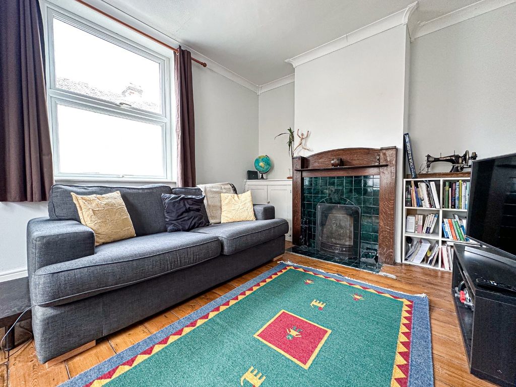 Property photo 3 of 16 43861612