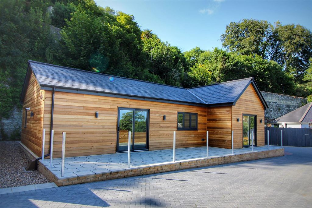 Property photo 1 of 23